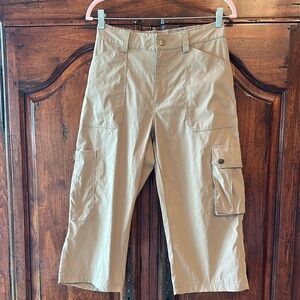 Light Tan Cargo Capris - Casual Utility Style